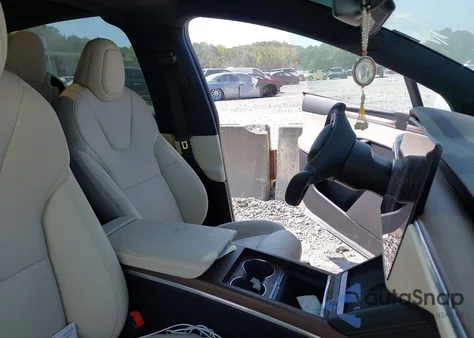 2023 Tesla Model X Dual Motor All-Wheel Drive/Standard Range из США, поврежденный, VIN 7SAXCBE57PF369944